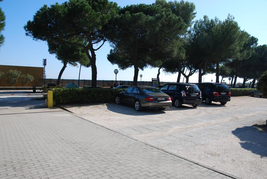 Lignano Sabbiadoro Sea Front Apartment ภายนอก รูปภาพ