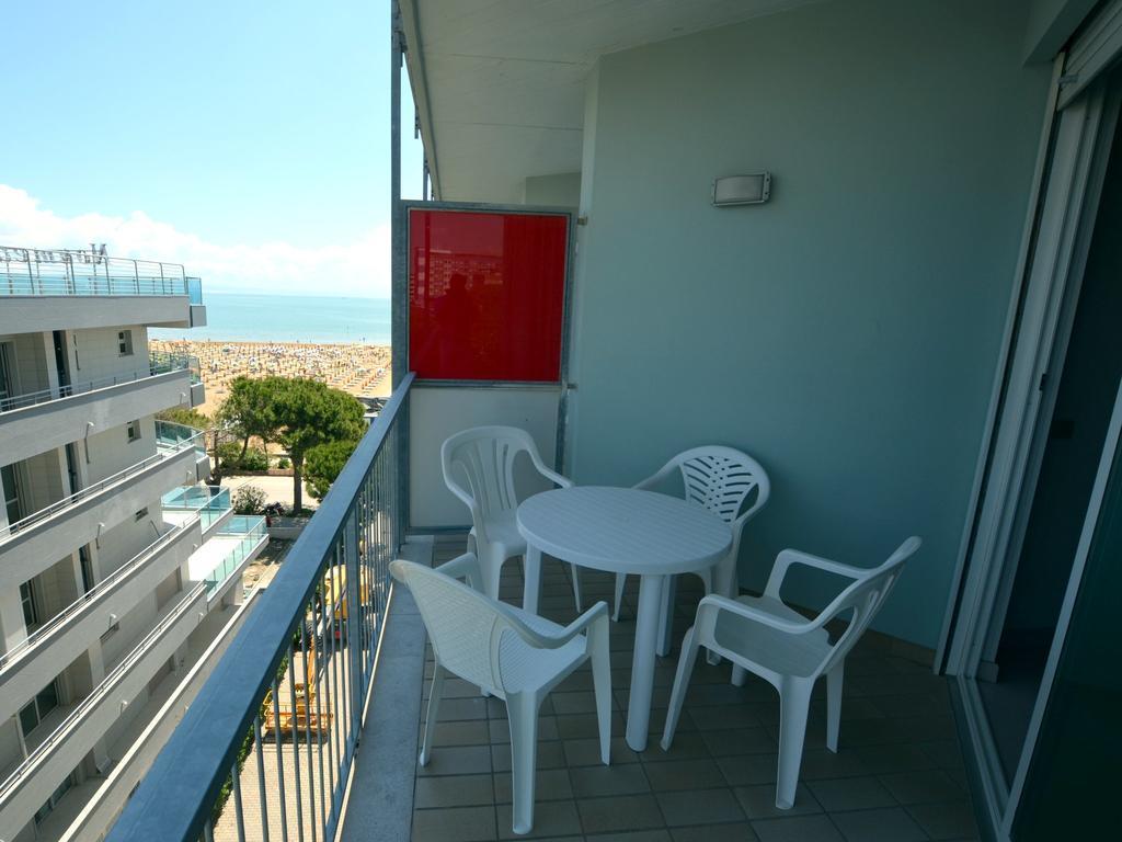 Lignano Sabbiadoro Sea Front Apartment ภายนอก รูปภาพ
